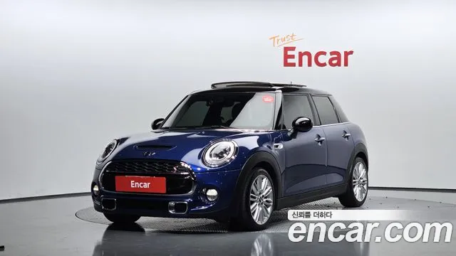 MINI Cooper SD 5 Base 3
