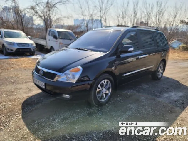 Kia Carnival R Carnival GLX Premium