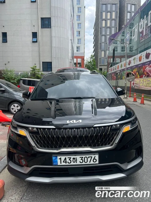 Kia Carnival 4 Gasoline 9 Prestige