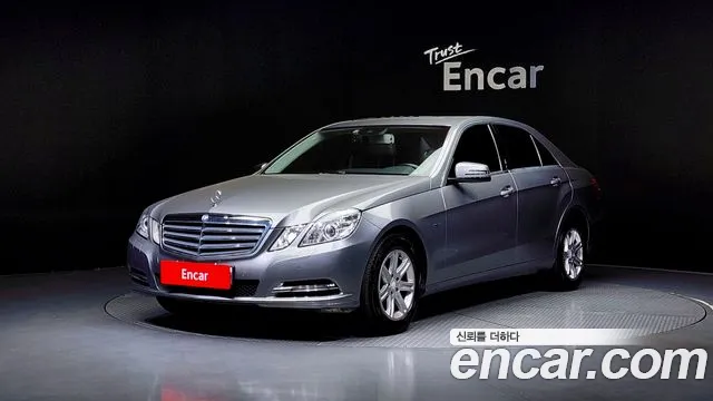 Mercedes-Benz E- W212 E200 CGI