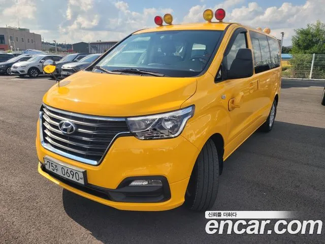 Hyundai The New Grand Starex