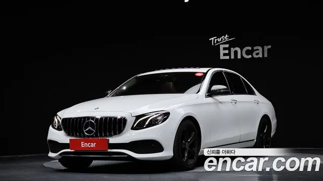 Mercedes-Benz E- W213 E200