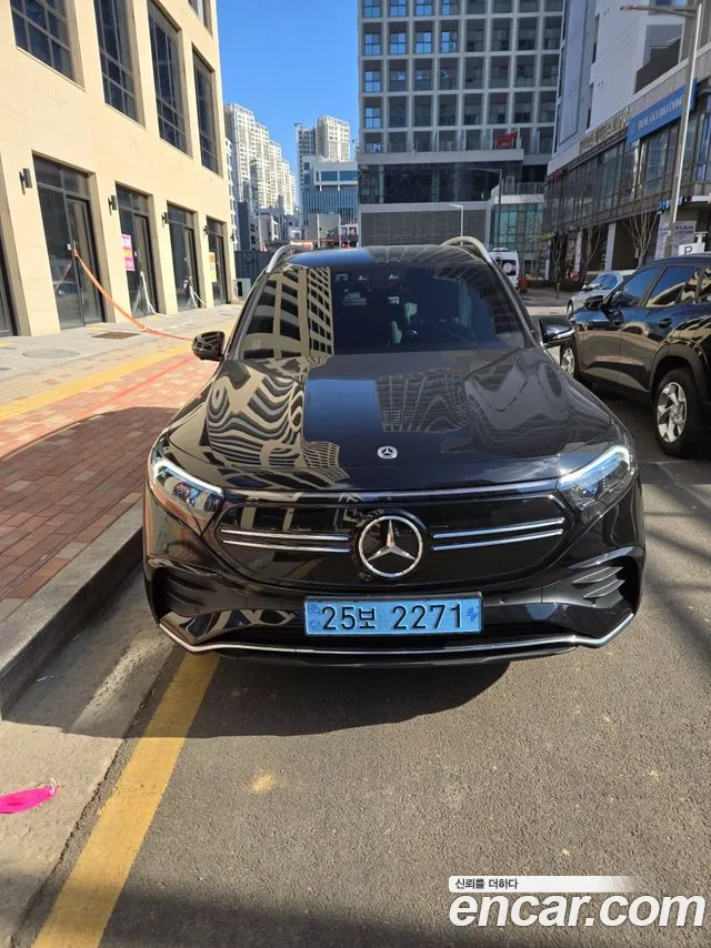 Mercedes-Benz EQB X243 EQB300 4MATIC AMG