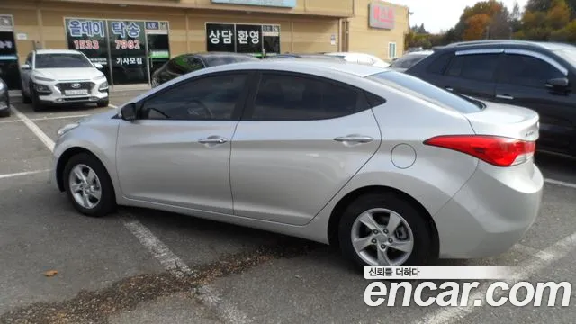 Hyundai Avante MD M16 GDI