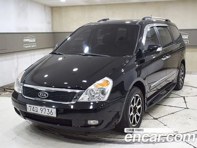 Kia Carnival R Carnival GLX Premium
