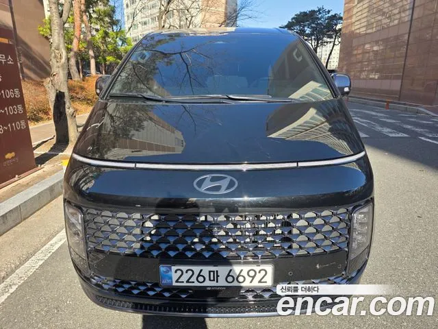 Hyundai Staria 4WD 9 Inspiration