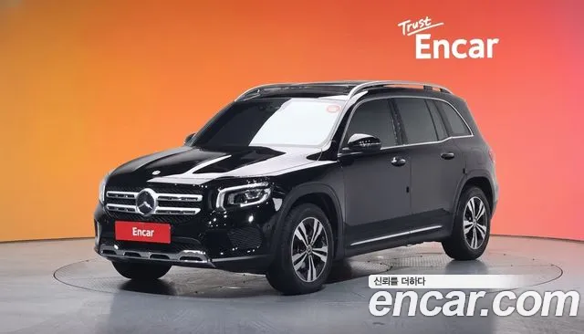 Mercedes-Benz GLB- X247 GLB220