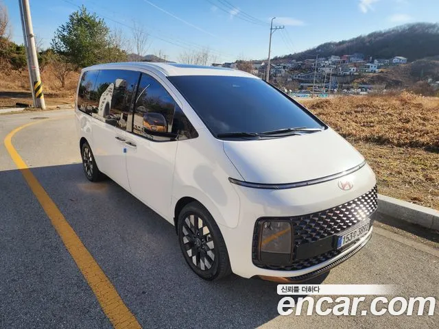 Hyundai Staria 4WD 9 Inspiration