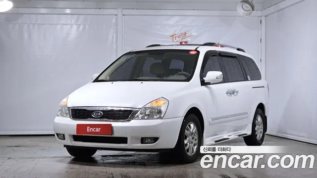 Kia Carnival R Carnival GLX Premium