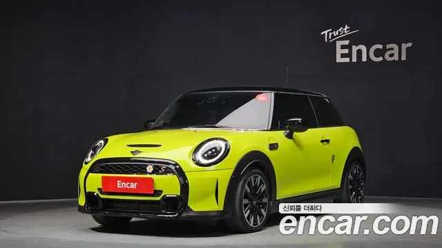 MINI Cooper S Base 3