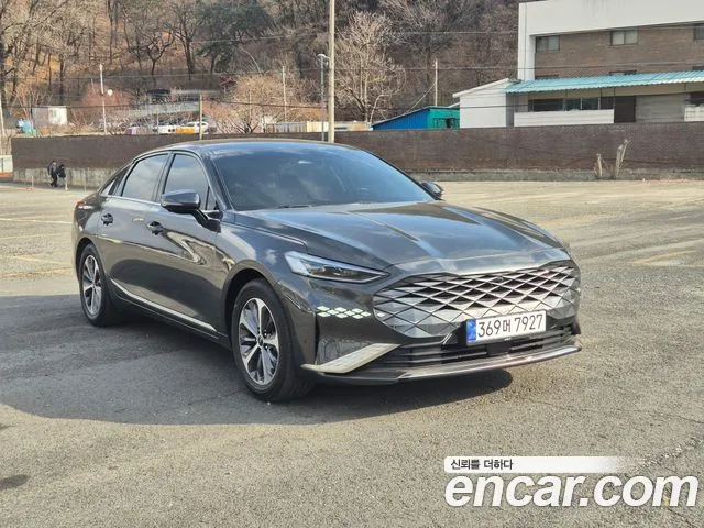Kia K8 Hybrid Noblesse