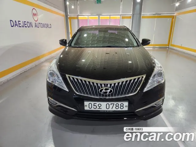 Hyundai Grandeur HG HG240