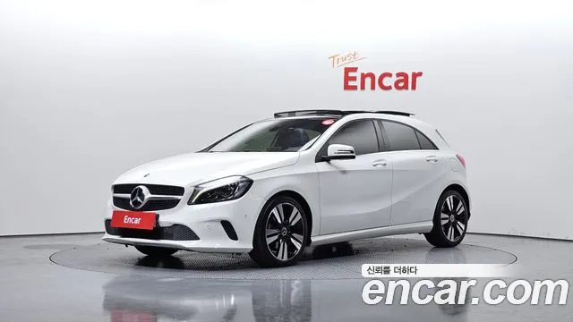 Mercedes-Benz A- W176 A200