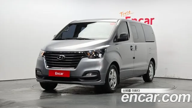 Hyundai The New Grand Starex 12