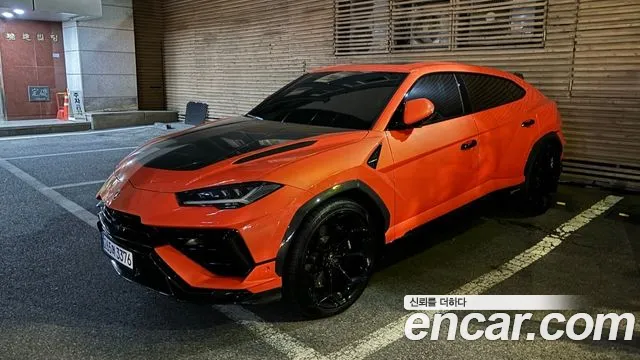 Lamborghini 4.0 V8
