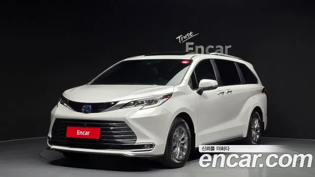 Toyota 4 2.5 Hybrid AWD
