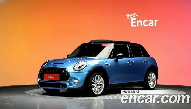 MINI Cooper S 5 Base 3