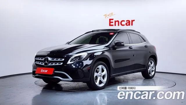 Mercedes-Benz GLA- X156 GLA220