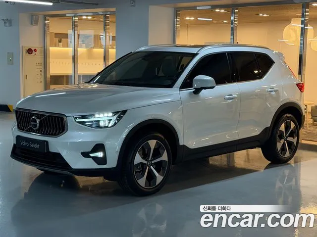 Volvo XC40 B4