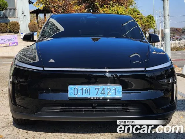 Tesla Y AWD