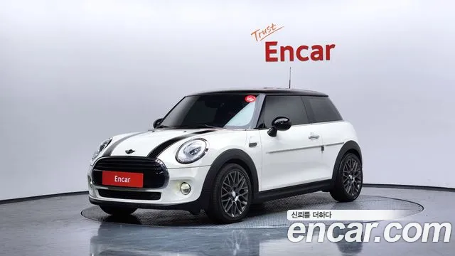 MINI Cooper Base 3