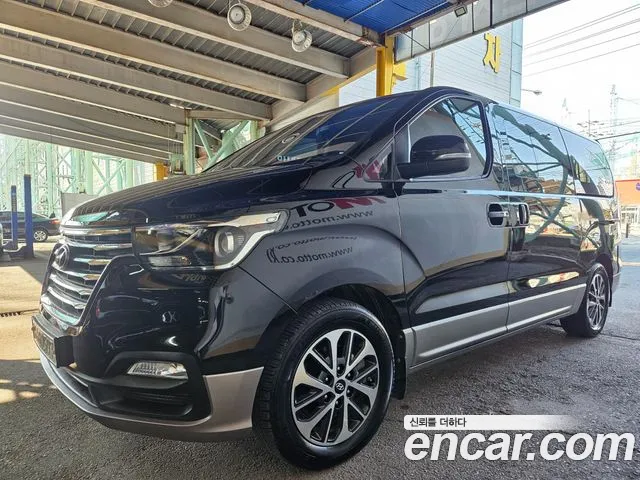 Hyundai The New Grand Starex 9 Exclusive