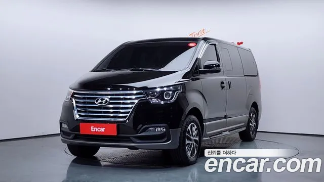 Hyundai The New Grand Starex 4WD 9 Exclusive