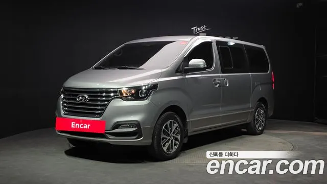 Hyundai The New Grand Starex 4WD 9 Exclusive