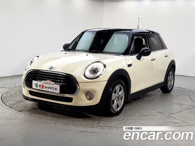MINI Cooper D 5 Mid 3