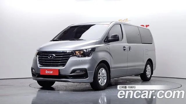 Hyundai The New Grand Starex 12