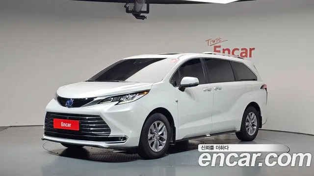 Toyota 4 2.5 Hybrid AWD