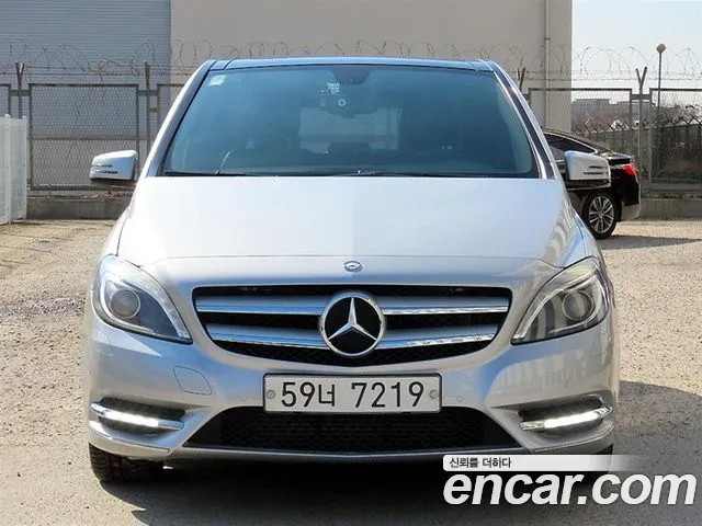 Mercedes-Benz B- W246 B200 CDI