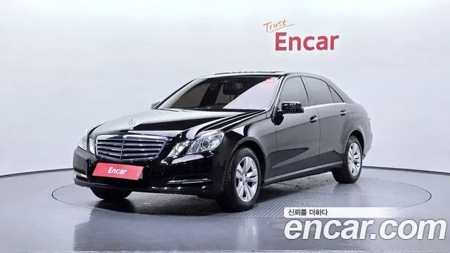 Mercedes-Benz E- W212 E200 CGI
