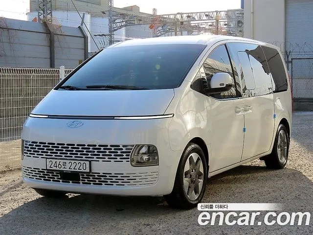 Hyundai Staria 4WD 9