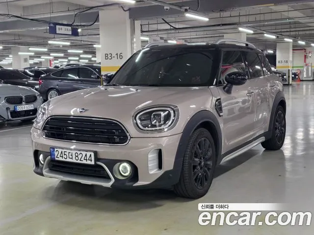 MINI Cooper Countryman 2