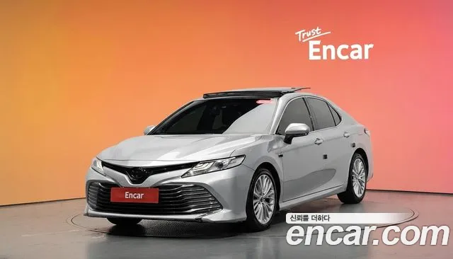 Toyota Camry (XV70) 2.5