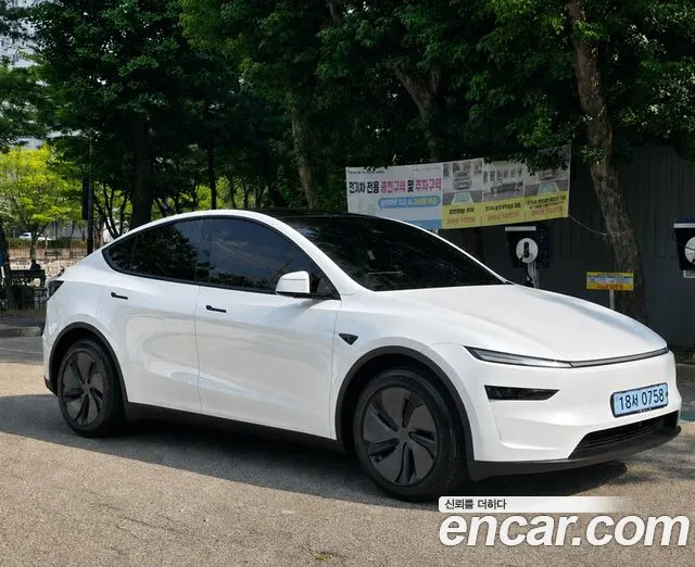 Tesla Y RWD