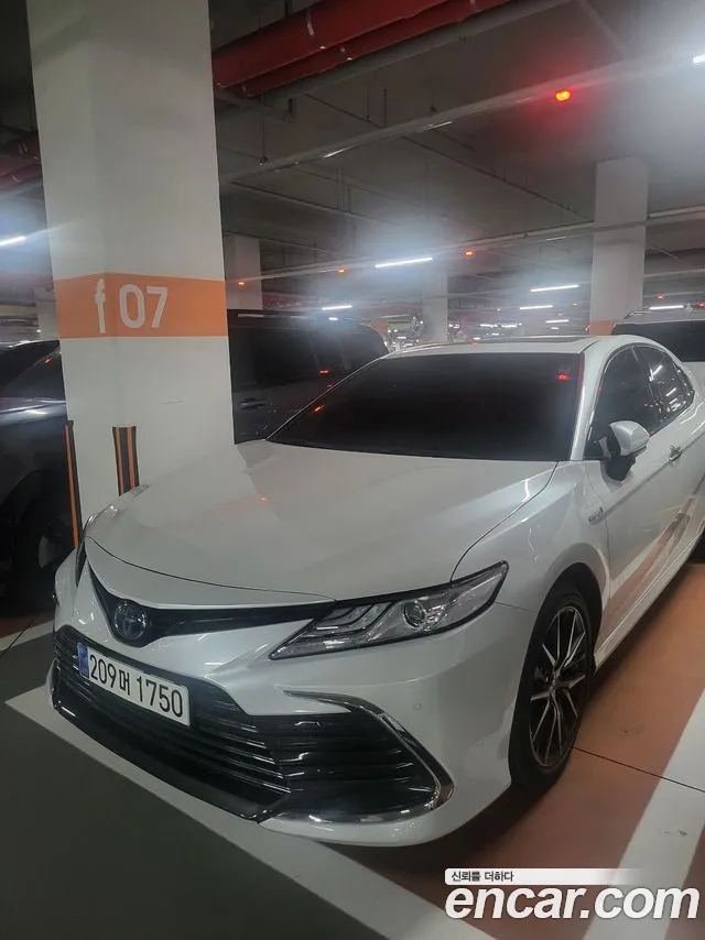 Toyota Camry (XV80) 2.5 XLE Hybrid