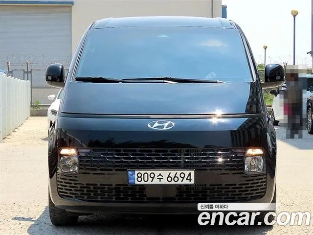 Hyundai Staria 3