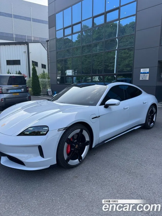 Porsche Taycan 4S