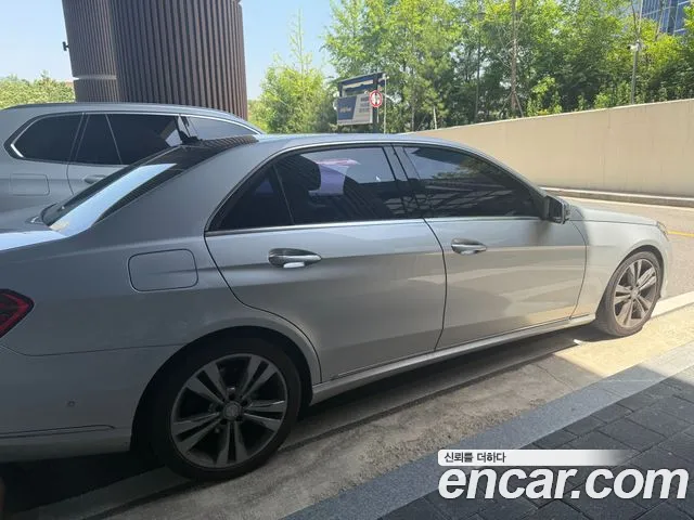 Mercedes-Benz E- W212 E300