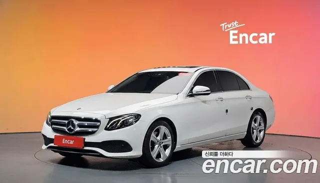 Mercedes-Benz E- W213 E200