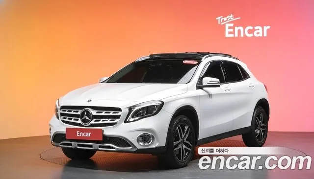 Mercedes-Benz GLA- X156 GLA220 Premium