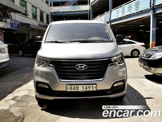 Hyundai The New Grand Starex 3