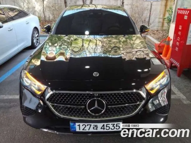 Mercedes-Benz E- W214 E200