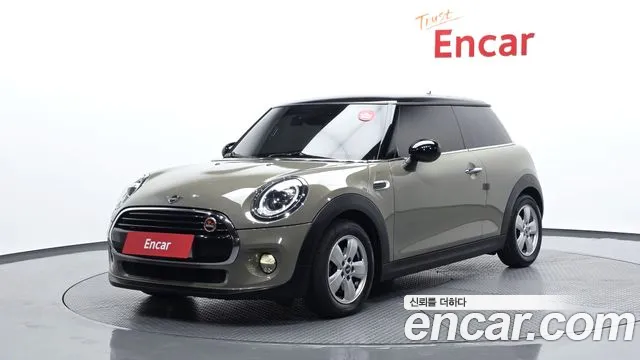 MINI Cooper Base 3