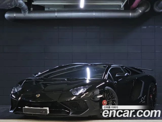 Lamborghini LP750-4