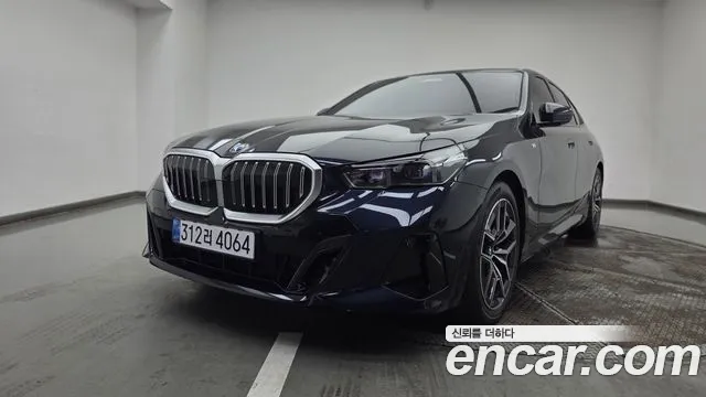 BMW 5 (G60) 520i M