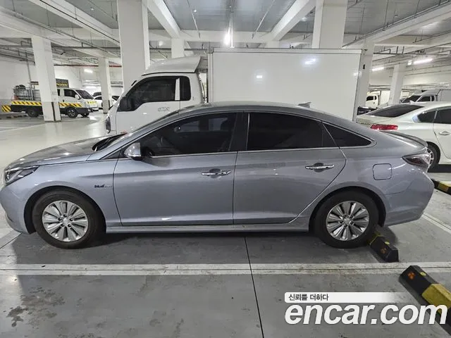 Hyundai LF Sonata Hybrid 2.0 HEV