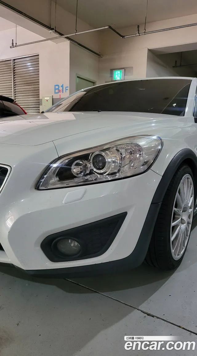 Volvo C30 T5 1